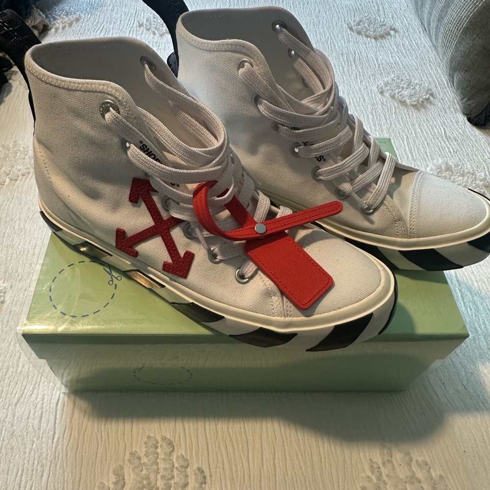 Off-White Red and White Sneakers - Picture 15 of 15